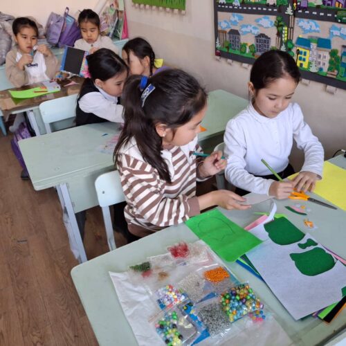 Работа в кружках и студиях.