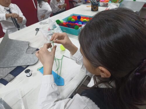 Работа в кружках и студиях.