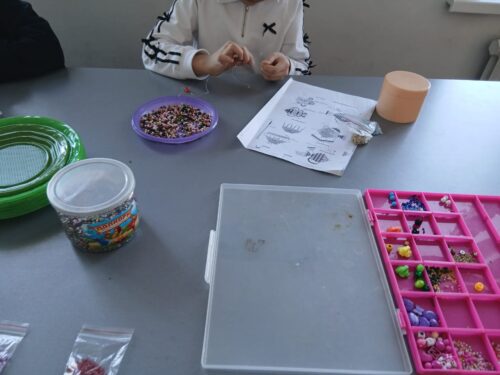 Работа в кружках и студиях.