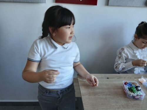 Работа в кружках и студиях.