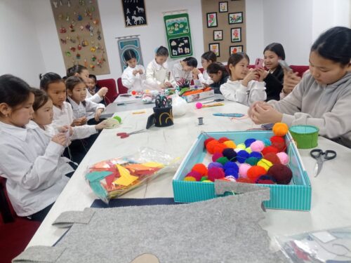 Работа в кружках и студиях.