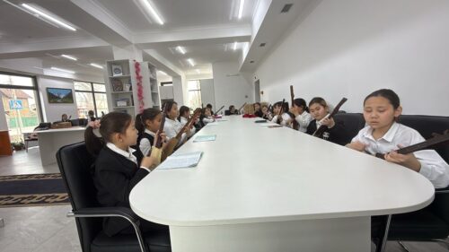 Работа в кружках и студиях.