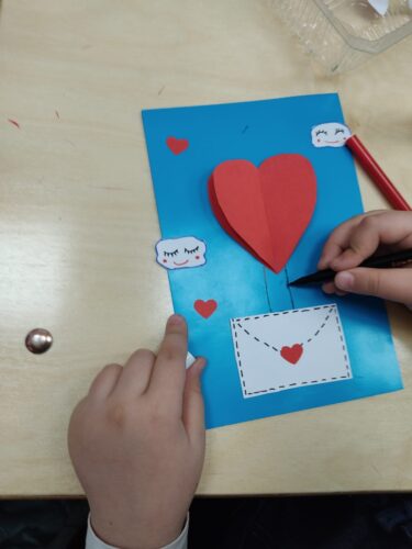 Работа в кружках и студиях.