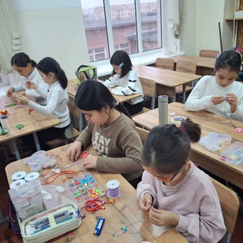 Работа в кружках и студиях.