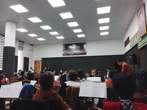 Работа в кружках и студиях.