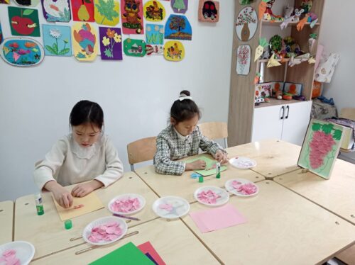 Работа в кружках и студиях.