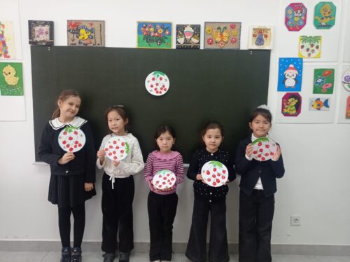 Работа в кружках и студиях.