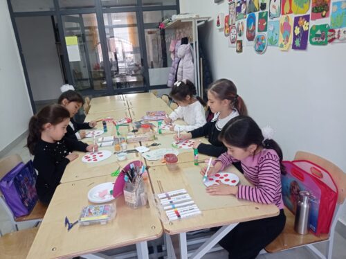 Работа в кружках и студиях.