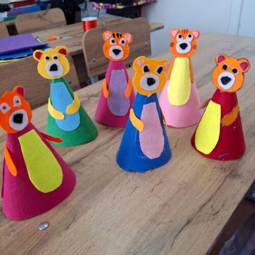 Работа в кружках и студиях.