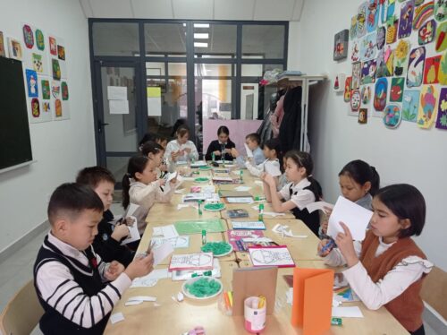 Работа в кружках и студиях.