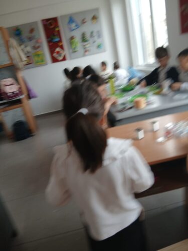 Работа в кружках и студиях.