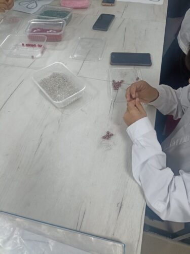 Работа в кружках и студиях.