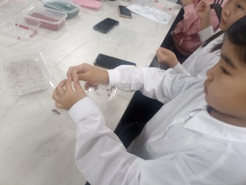 Работа в кружках и студиях.