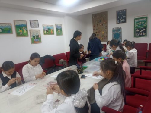 Работа в кружках и студиях.