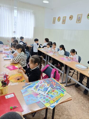 Работа в кружках и студиях.