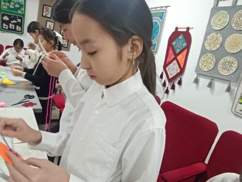 Работа в кружках и студиях.