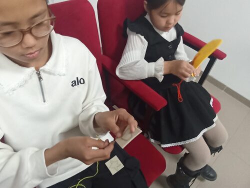 Работа в кружках и студиях.