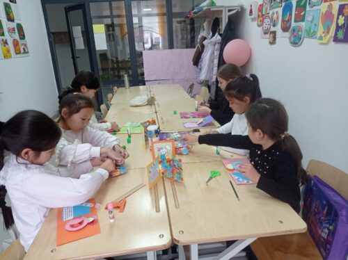 Работа в кружках и студиях.