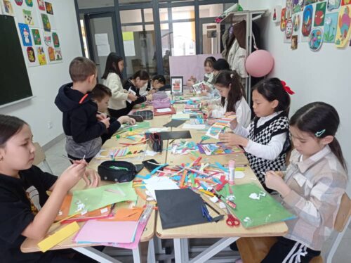 Работа в кружках и студиях.