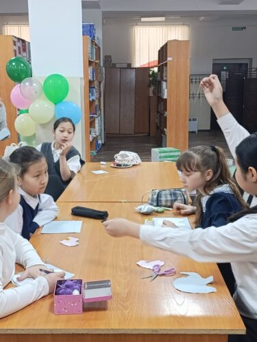 Работа в кружках и студиях.