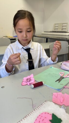 Работа в кружках и студиях.