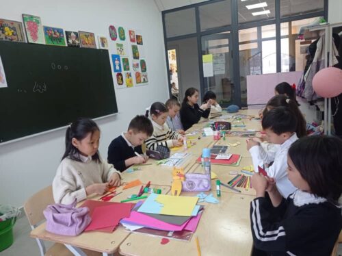 Работа в кружках и студиях.