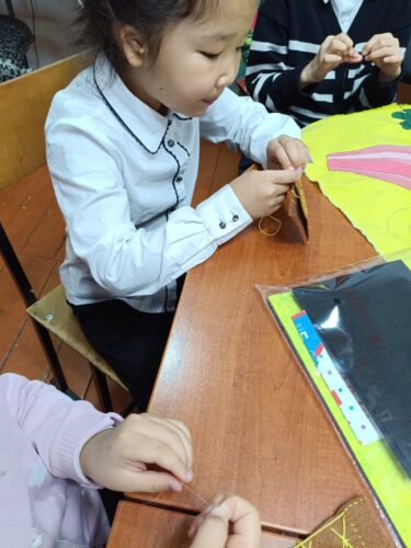 Работа в кружках и студиях.