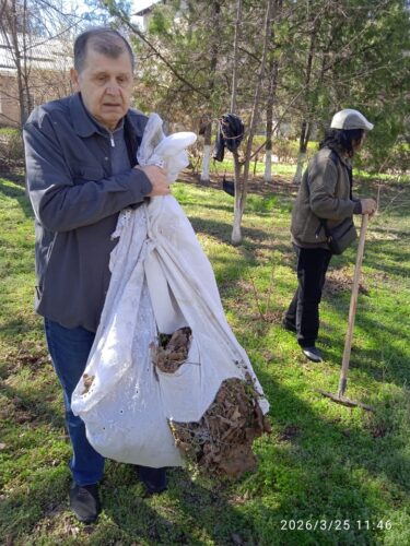 Сегодня был проведен субботник на территории ГЦТШ "Кыргызстан балдары""