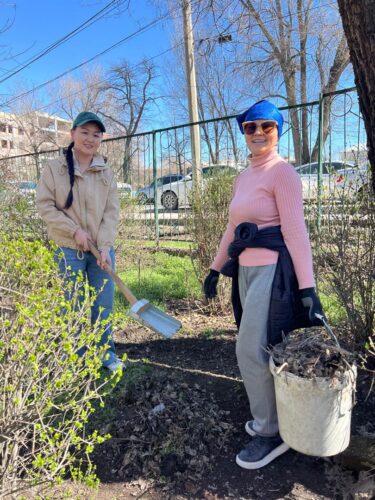 Сегодня был проведен субботник на территории ГЦТШ "Кыргызстан балдары""