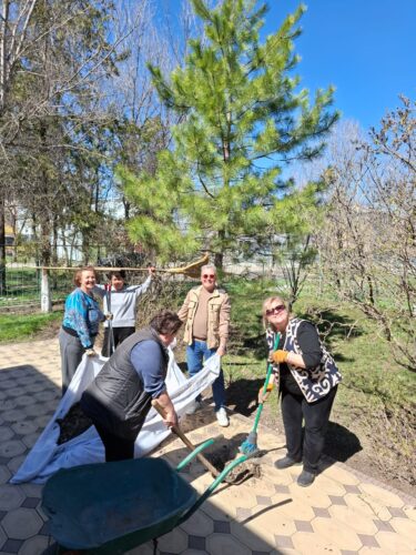 Сегодня был проведен субботник на территории ГЦТШ "Кыргызстан балдары""