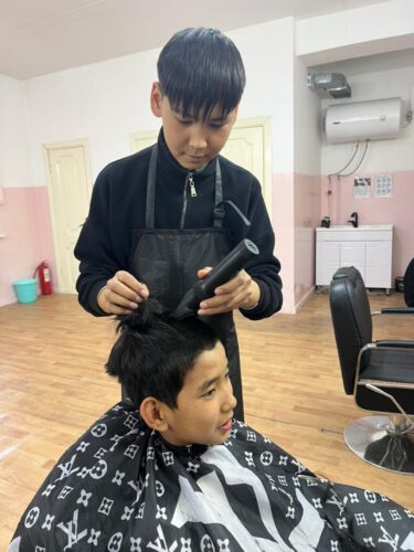 Работа в кружках и студиях.