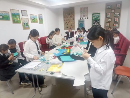 Работа в кружках и студиях.