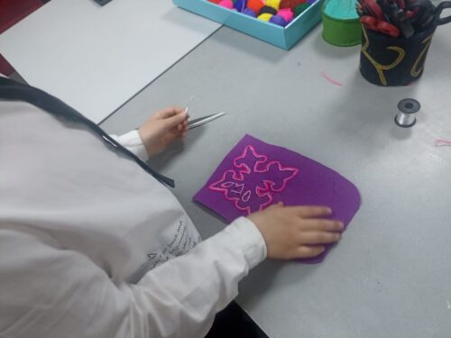 Работа в кружках и студиях.