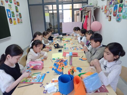 Работа в кружках и студиях.