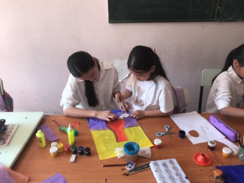 Работа в кружках и студиях.