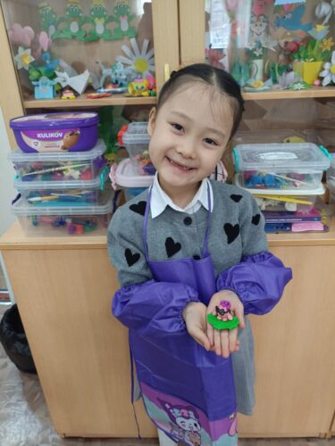 Работа в кружках и студиях.