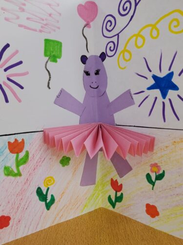 Работа в кружках и студиях.