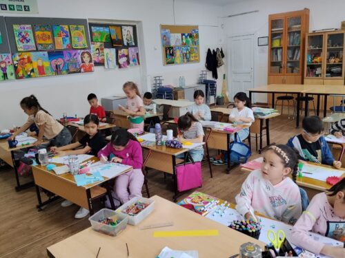 Работа в кружках и студиях.