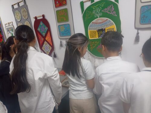 Работа в кружках и студиях.