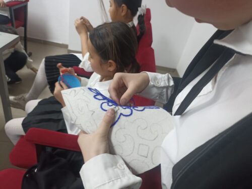 Работа в кружках и студиях.