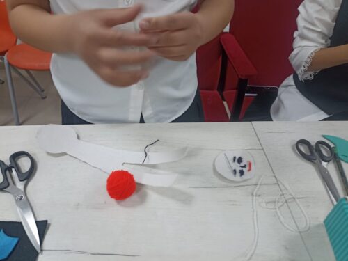 Работа в кружках и студиях.