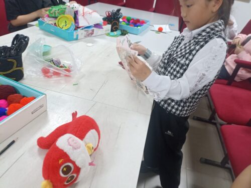 Работа в кружках и студиях.