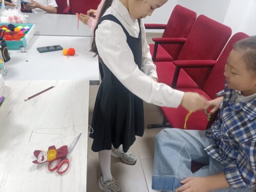 Работа в кружках и студиях.