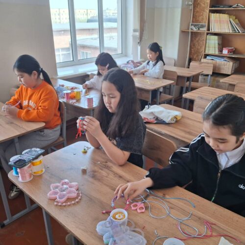 Работа в кружках и студиях.