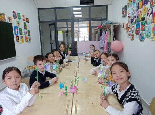 Работа в кружках и студиях.