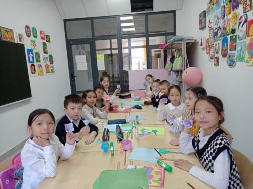 Работа в кружках и студиях.