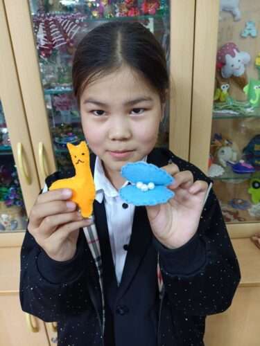 Работа в кружках и студиях.