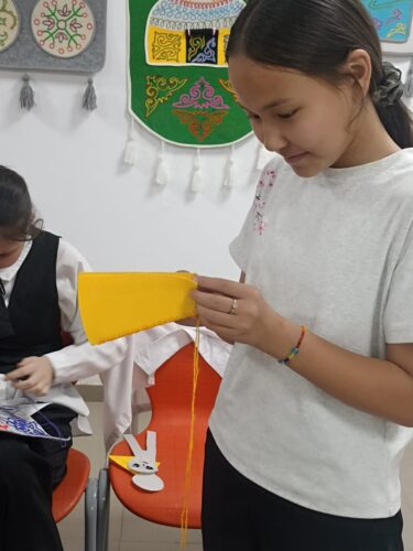 Работа в кружках и студиях.