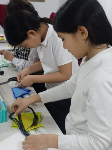 Работа в кружках и студиях.