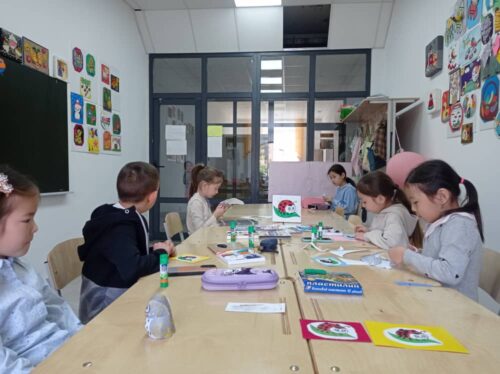 Работа в кружках и студиях.